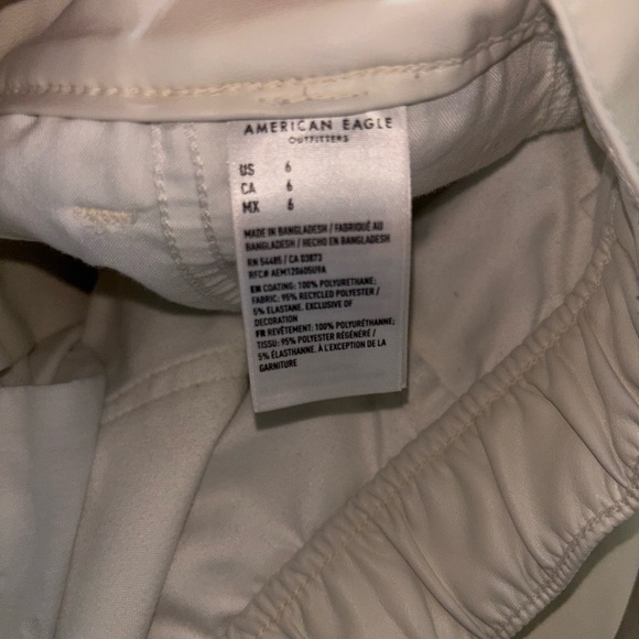 American Eagle Faux Leather Pleather Shorts Women’s Size 6 cream High Rise - Picture 10 of 11